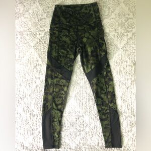 Nicole Miller Sport Leggings Green and Black Floral S
